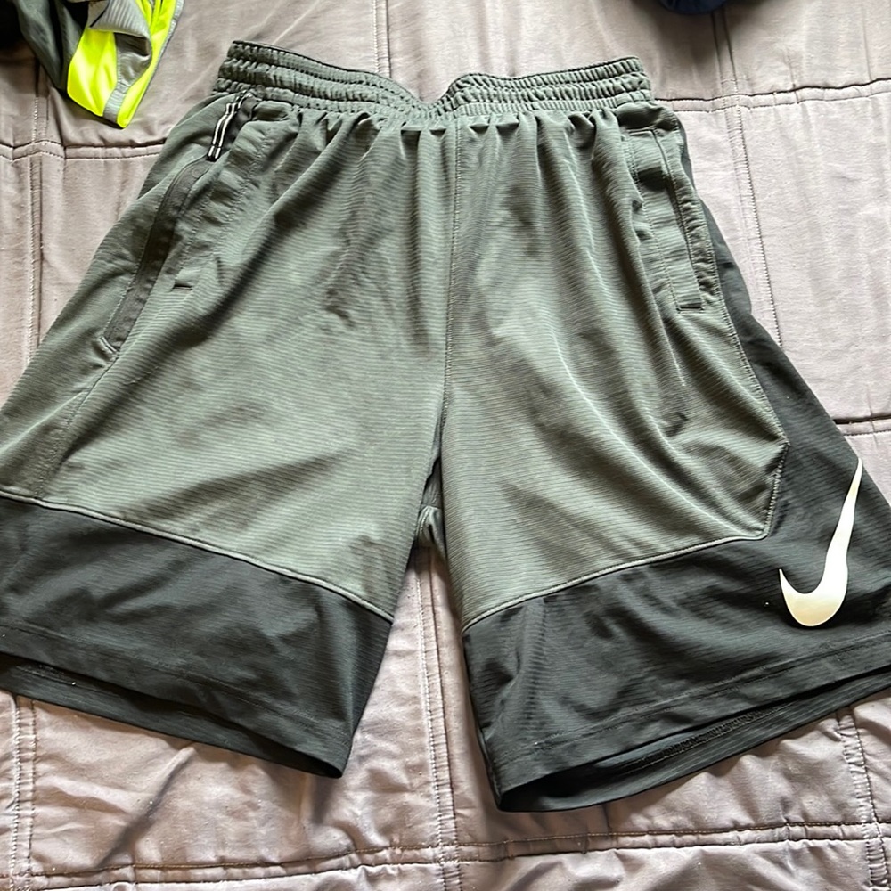 nike dri-fit gray and black basketball shorts